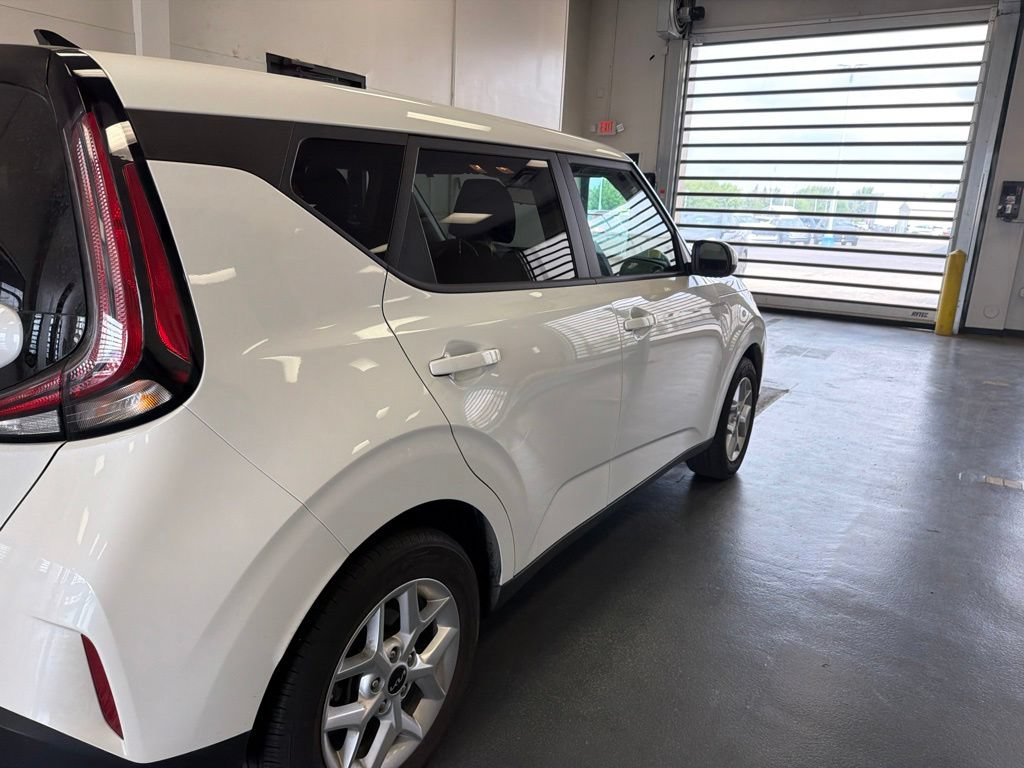 Used 2024 Kia Soul LX w/ Option Group 015 FWD image 6