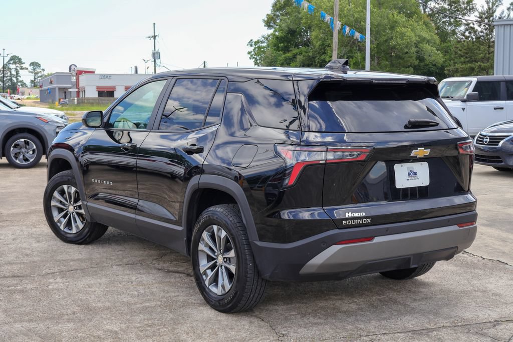 Used 2025 Chevrolet Equinox LT FWD image 2