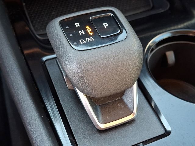 Used 2024 Nissan Rogue S image 14