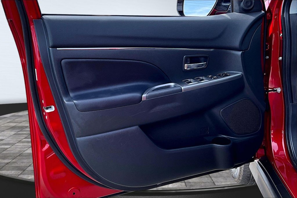 Used 2025 Mitsubishi Outlander Sport AWD image 22