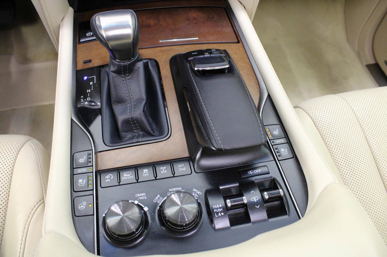 Used 2017 Lexus LX 570 4WD w/ Luxury Package image 70