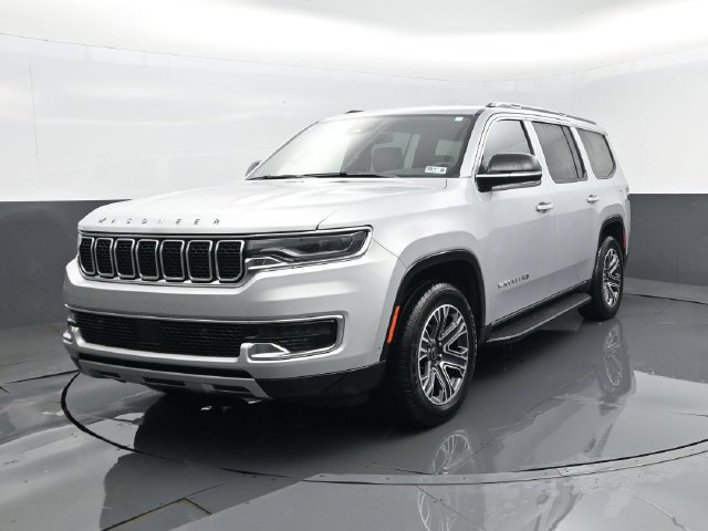 Used 2025 Jeep Wagoneer Series II AWD/4WD image 2