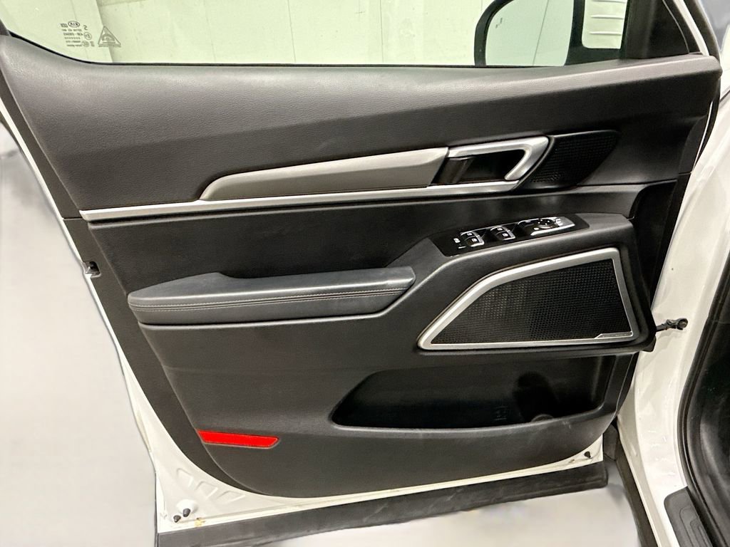 Used 2020 Kia Telluride S w/ S 8 Passenger Seating Package image 16