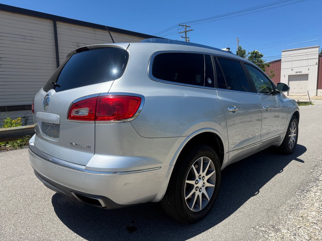 Used 2017 Buick Enclave Convenience FWD image 3
