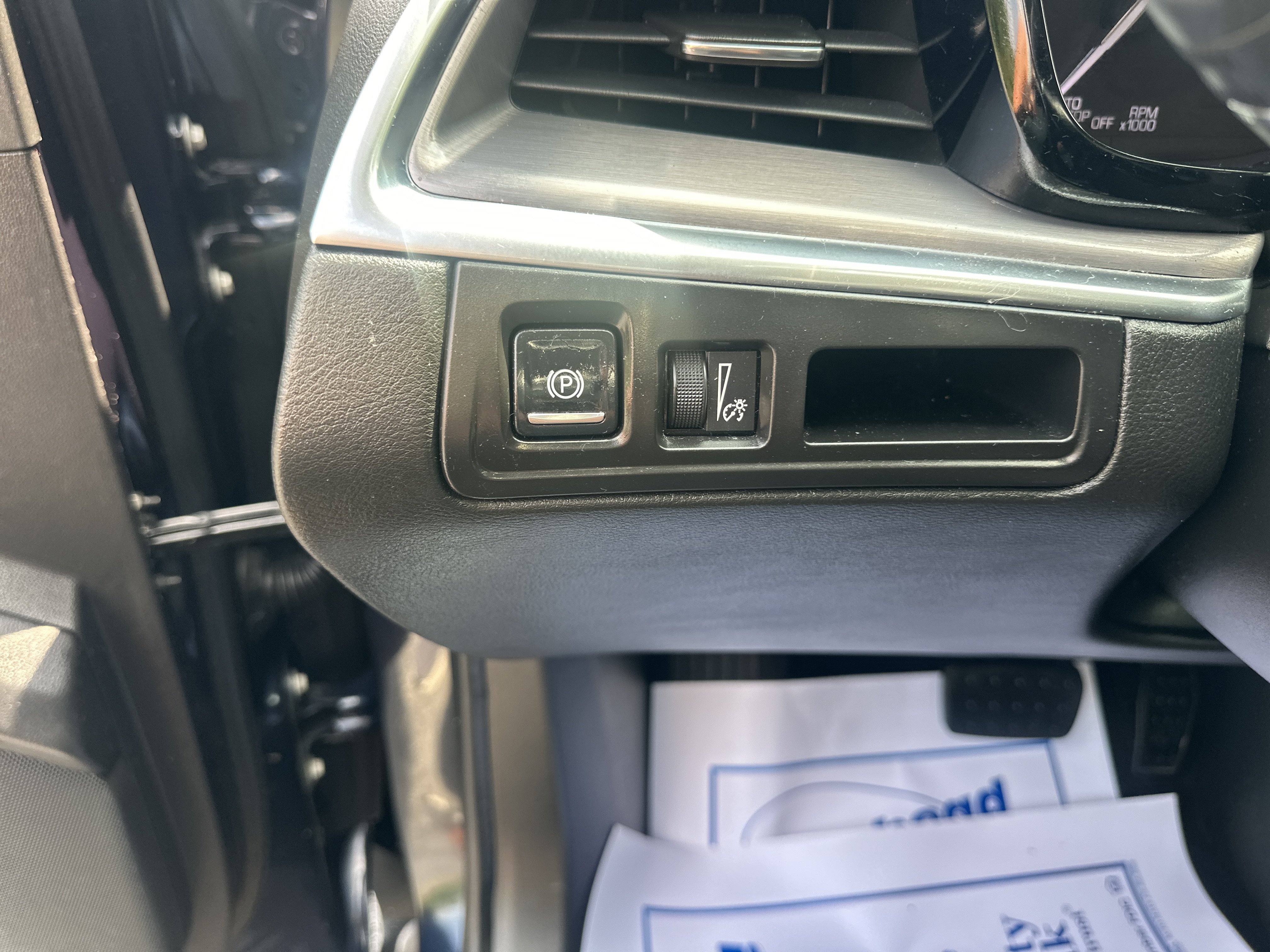 Used 2017 Cadillac XT5 Luxury FWD image 10