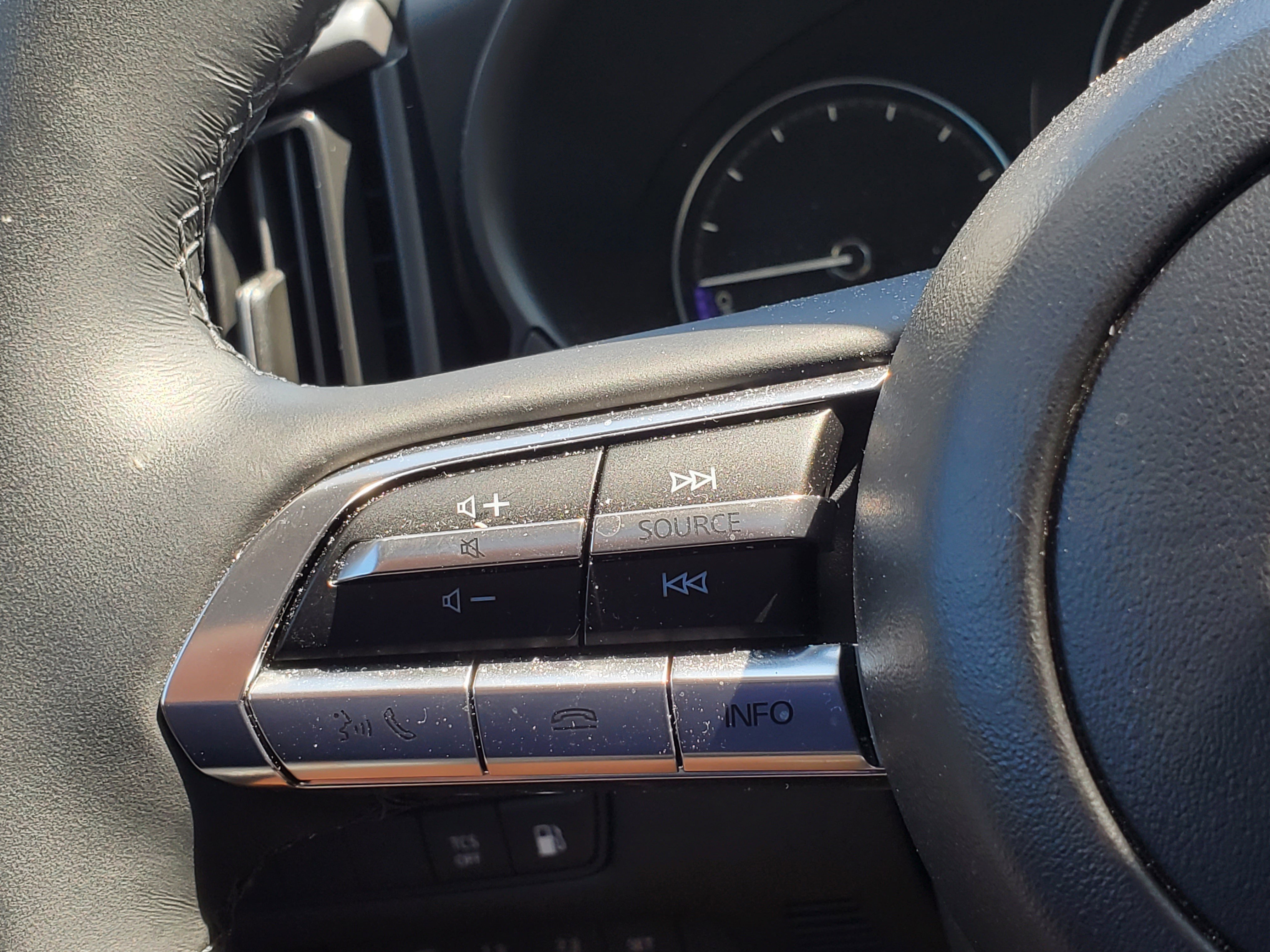 Used 2025 MAZDA CX-50 AWD 2.5 Hybrid w/ Premium Pkg image 21