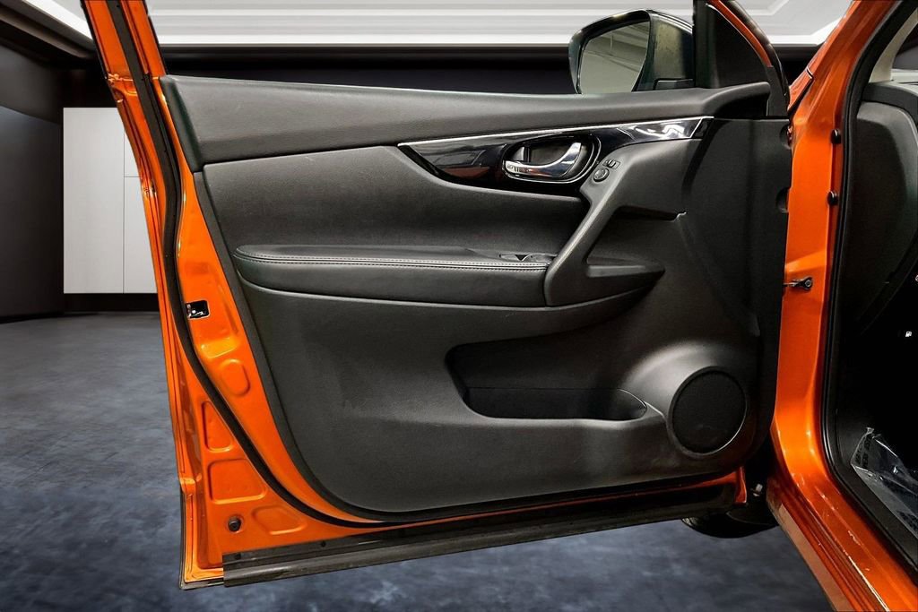 Used 2017 Nissan Rogue Sport SL image 20