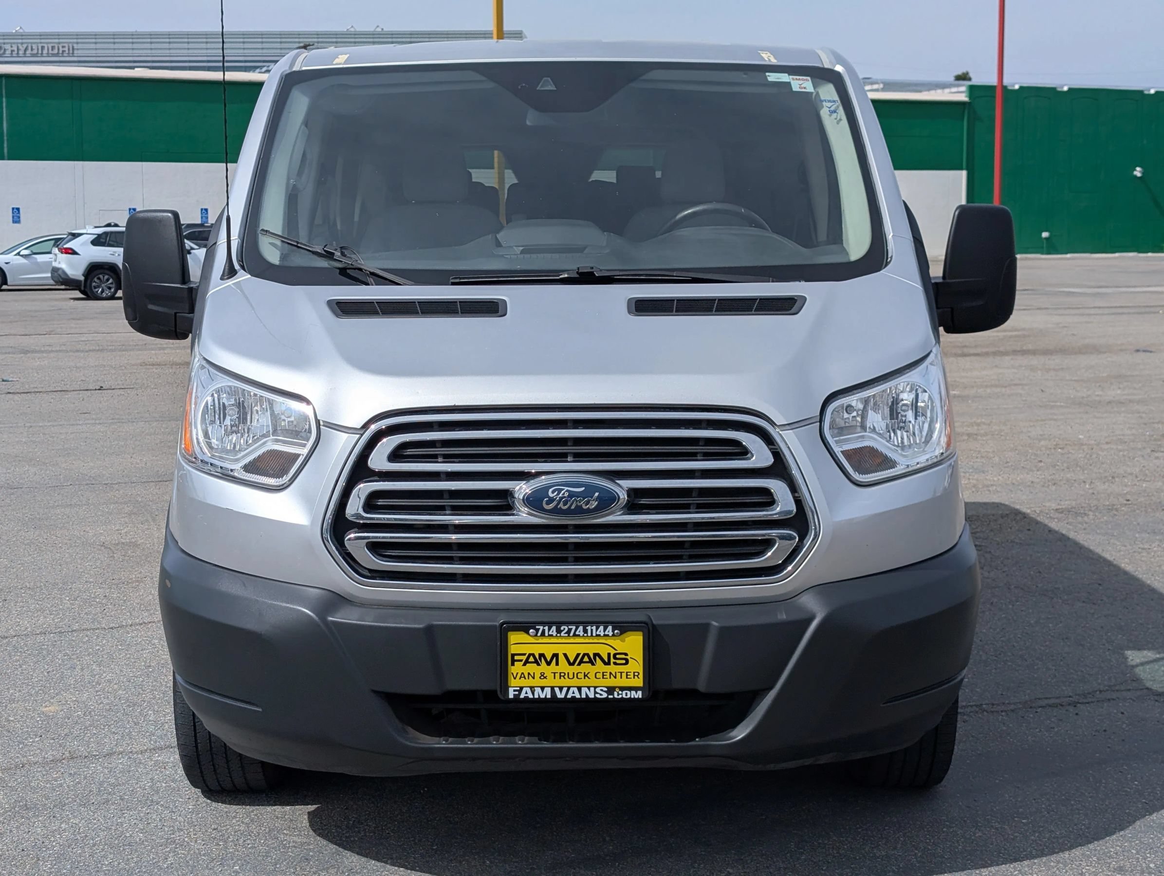 Used 2017 Ford Transit 150 XLT RWD image 3