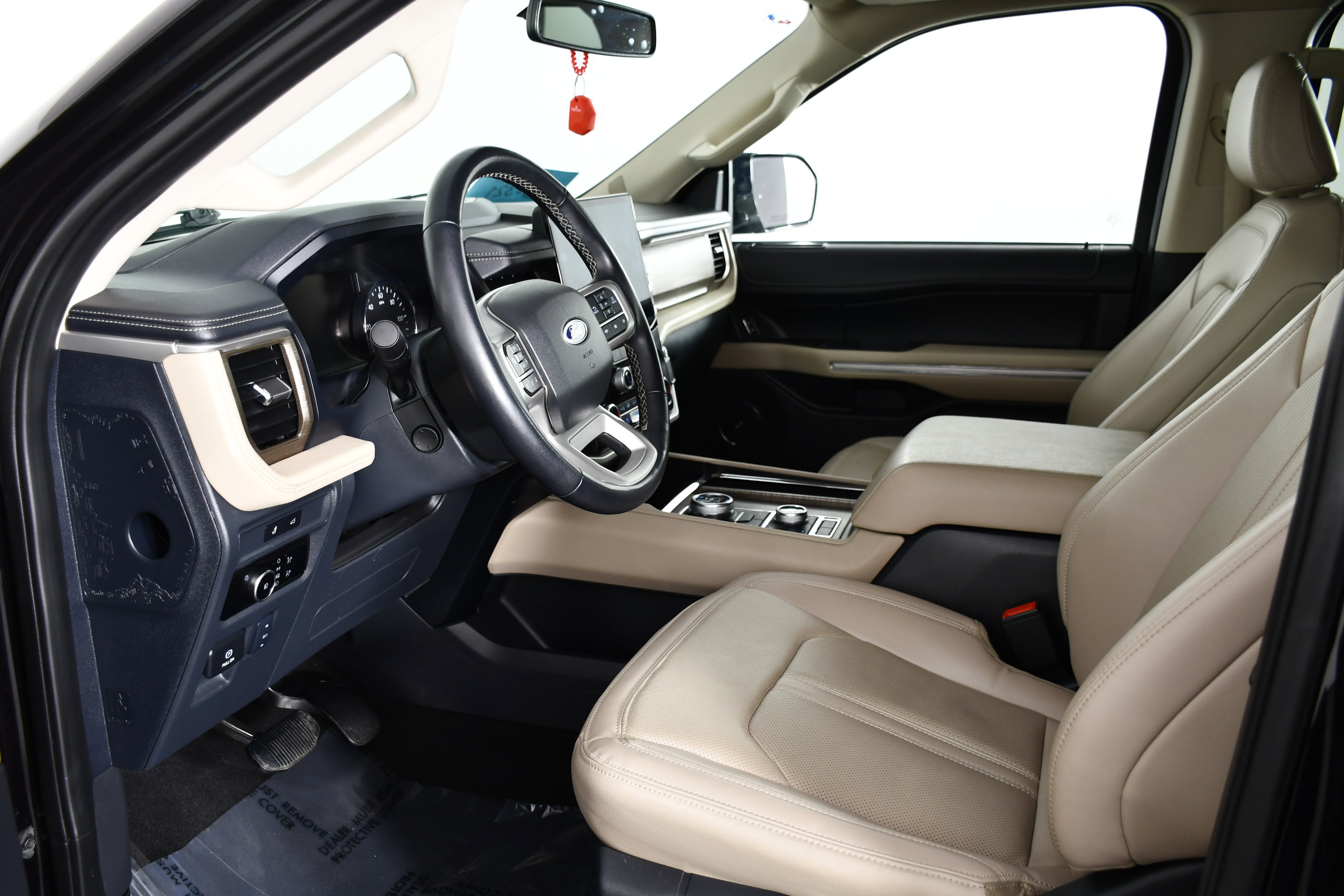 Used 2024 Ford Expedition Limited image 27