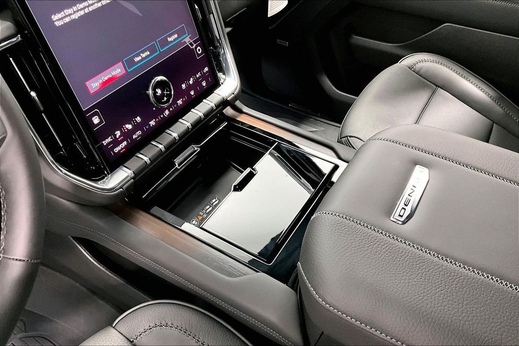 New 2026 GMC Yukon Denali w/ Sun & Power Step Package AWD/4WD image 21