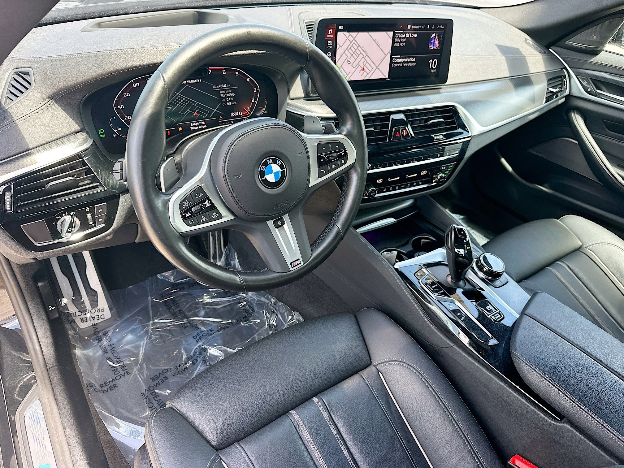 Used 2023 BMW M550i xDrive w/ Executive Package image 9