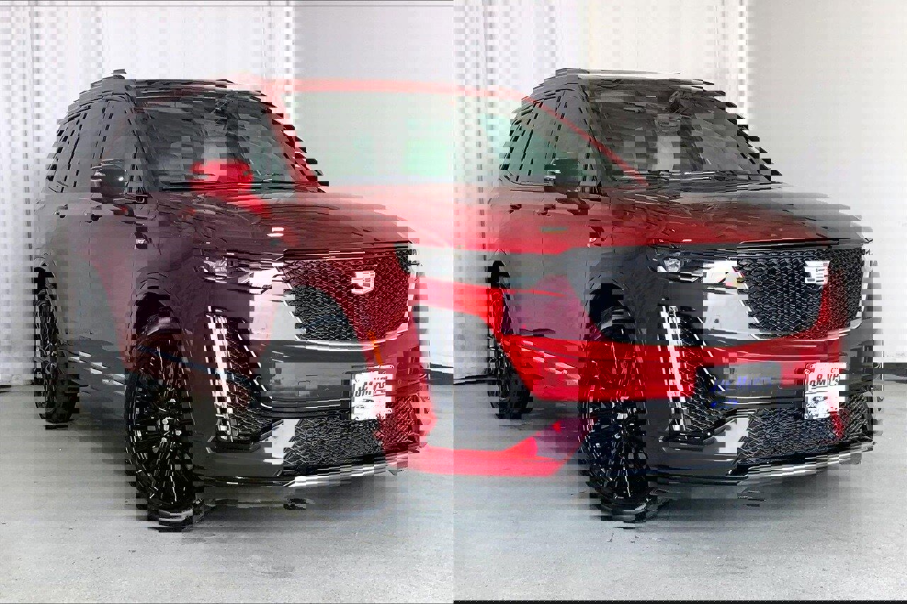 Used 2023 Cadillac XT6 Sport w/ Technology Package image 1