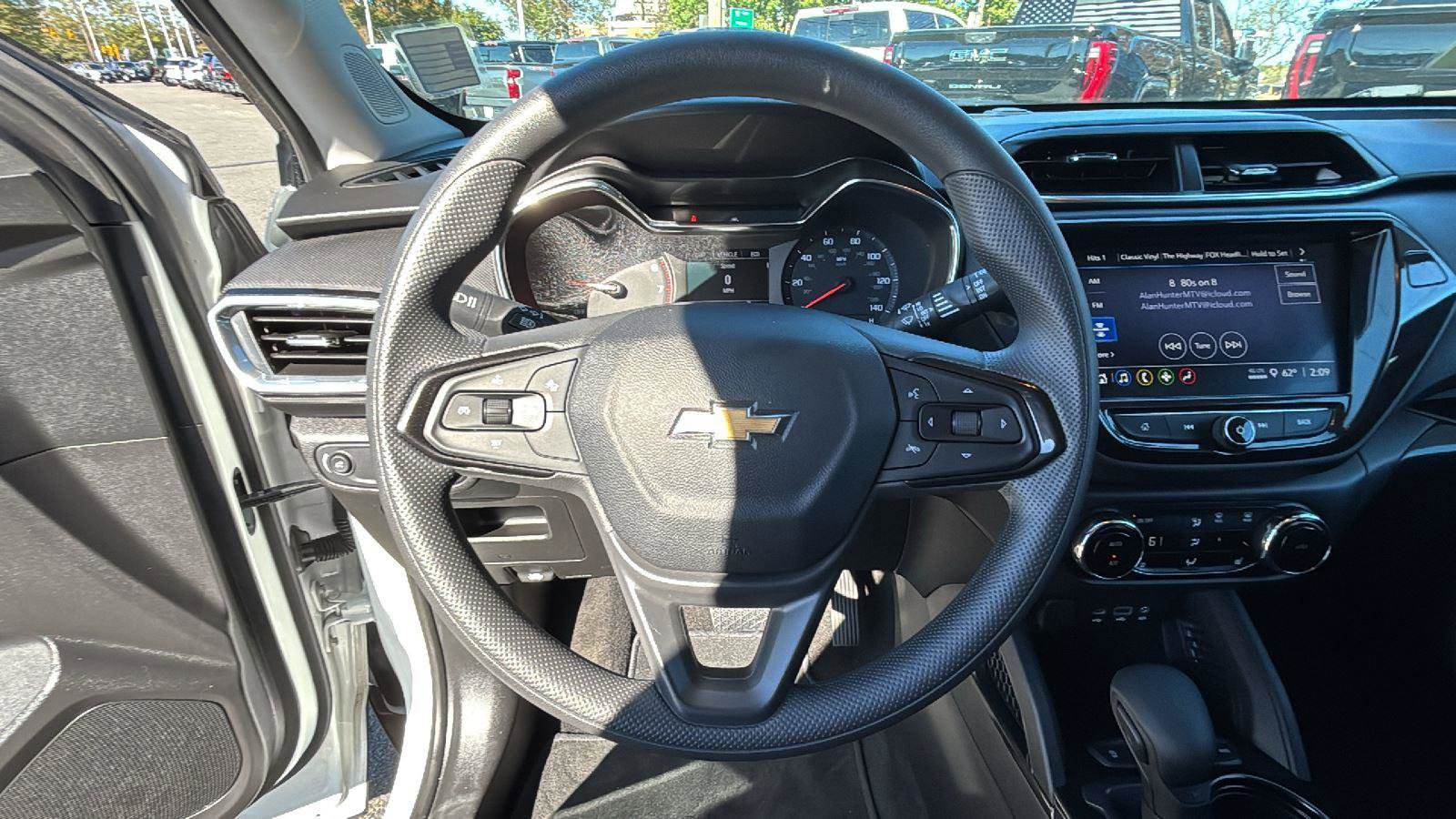 Certified 2023 Chevrolet TrailBlazer LT w/ Convenience Package image 16