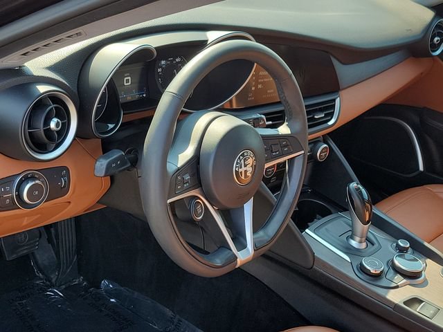 Used 2019 Alfa Romeo Giulia Ti RWD image 8