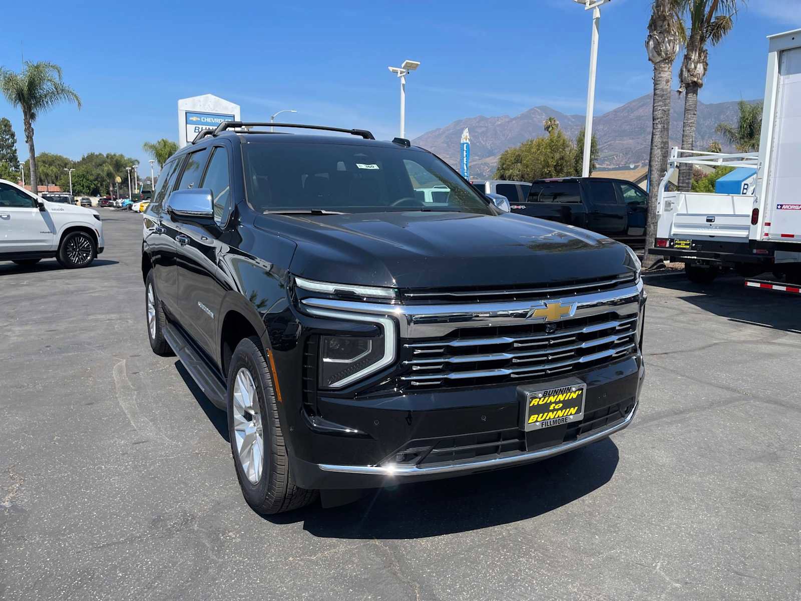 New 2025 Chevrolet Suburban Premier image 2