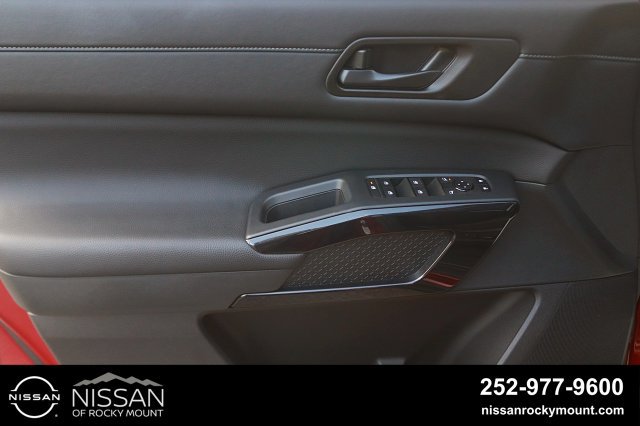 Certified 2026 Nissan Pathfinder SV FWD image 9