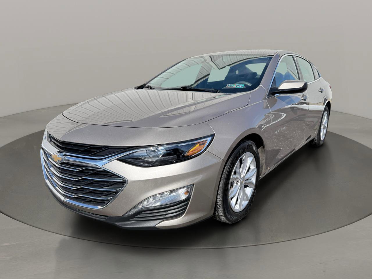 Used 2024 Chevrolet Malibu LT FWD image 2