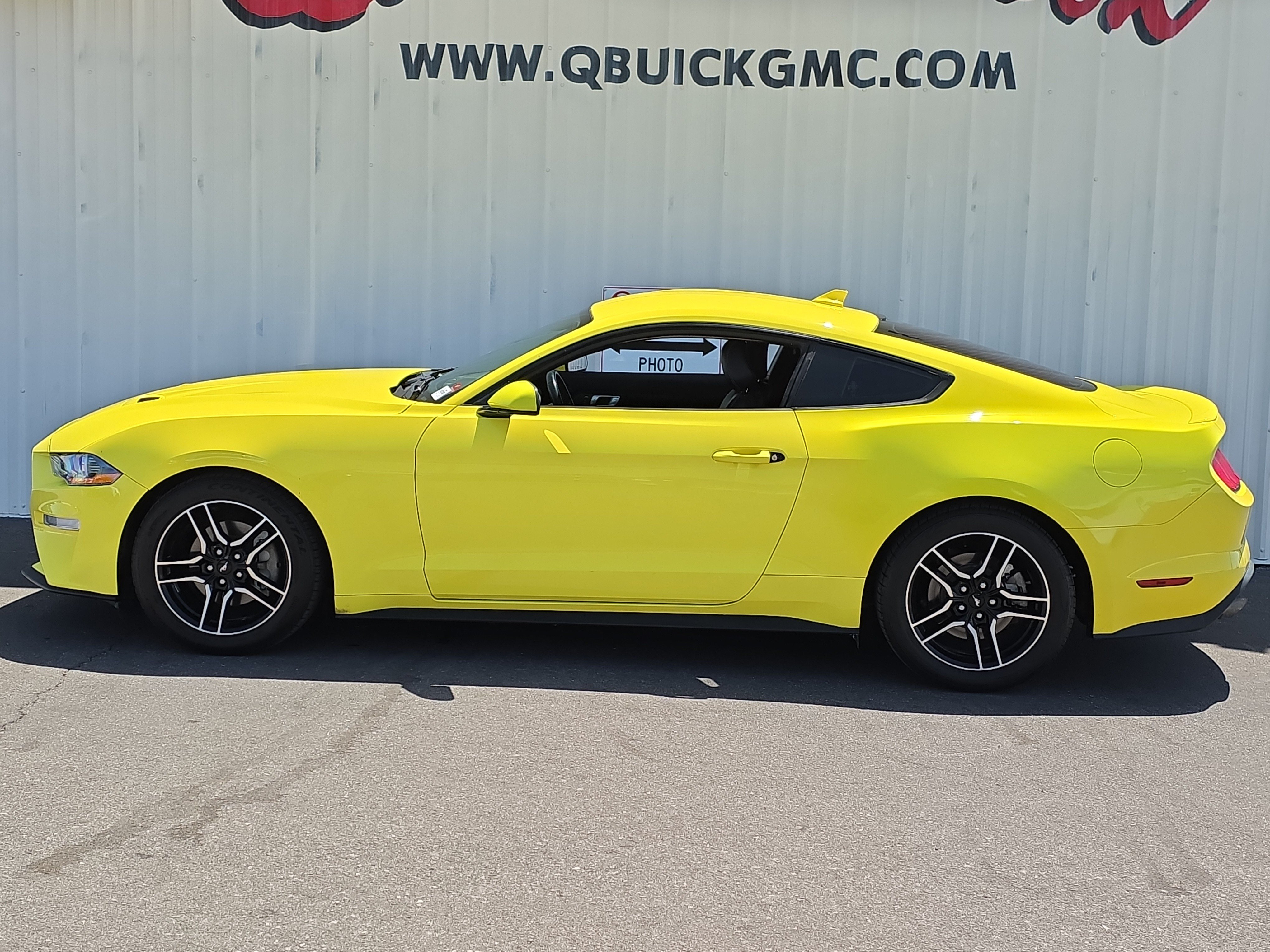 Used 2021 Ford Mustang Premium RWD image 4