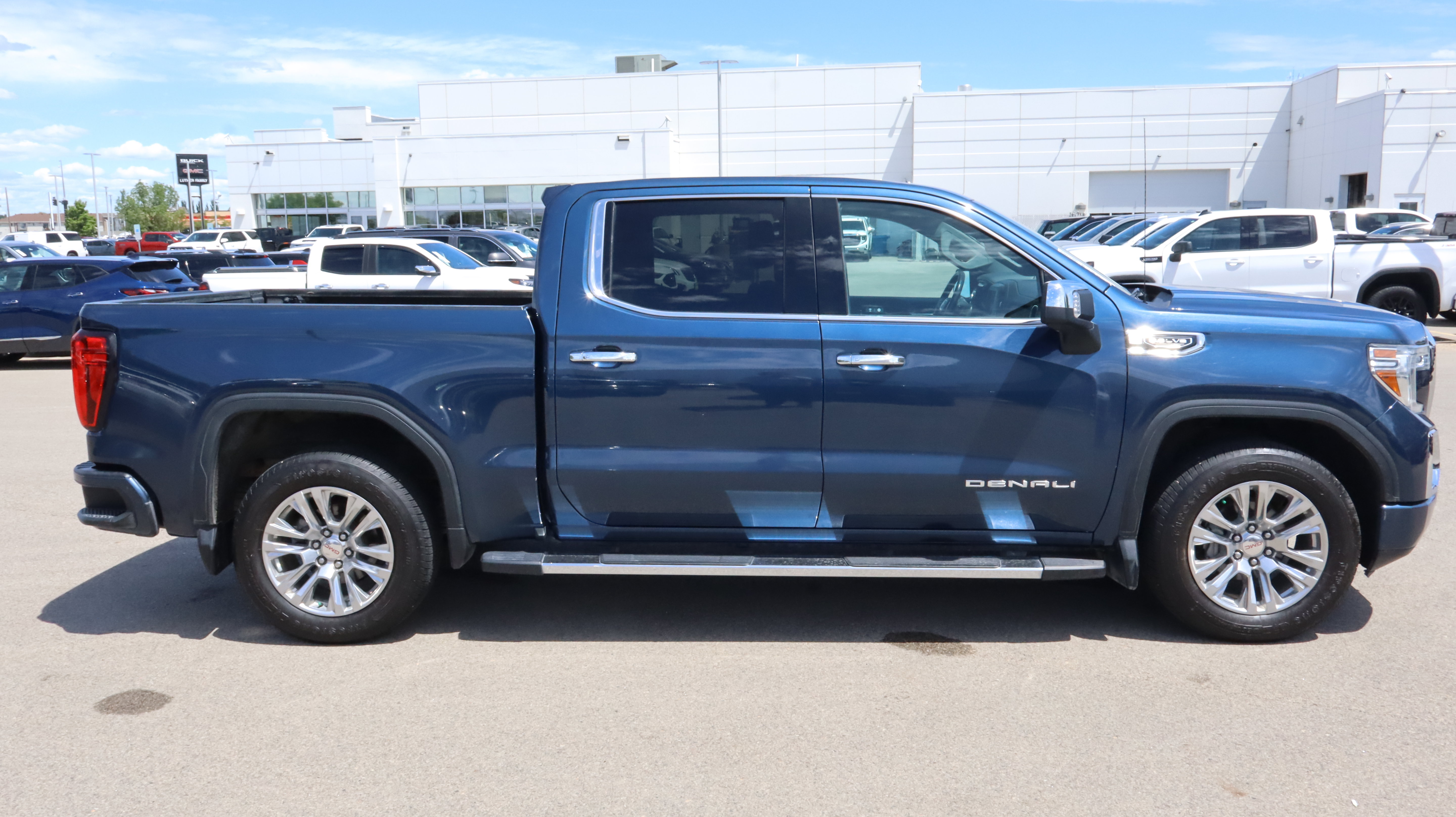 Used 2019 GMC Sierra 1500 Denali w/ Technology Package AWD/4WD image 8
