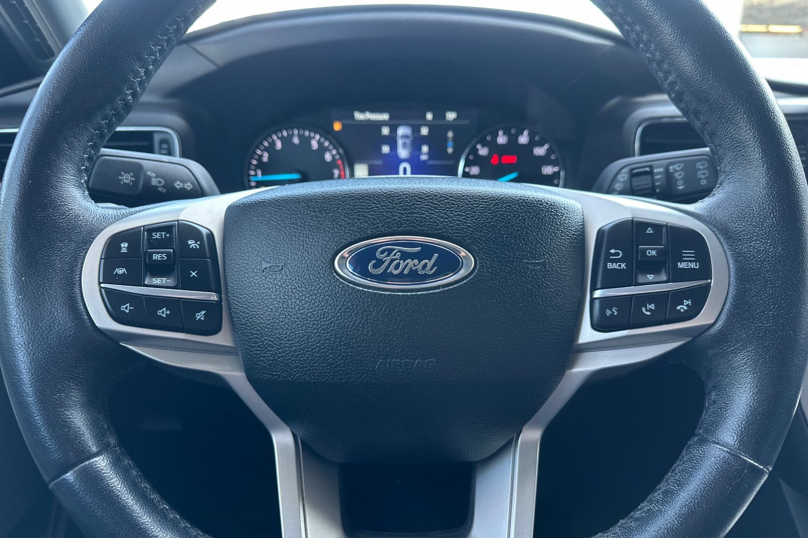 Used 2023 Ford Explorer XLT w/ Equipment Group 202A RWD image 24