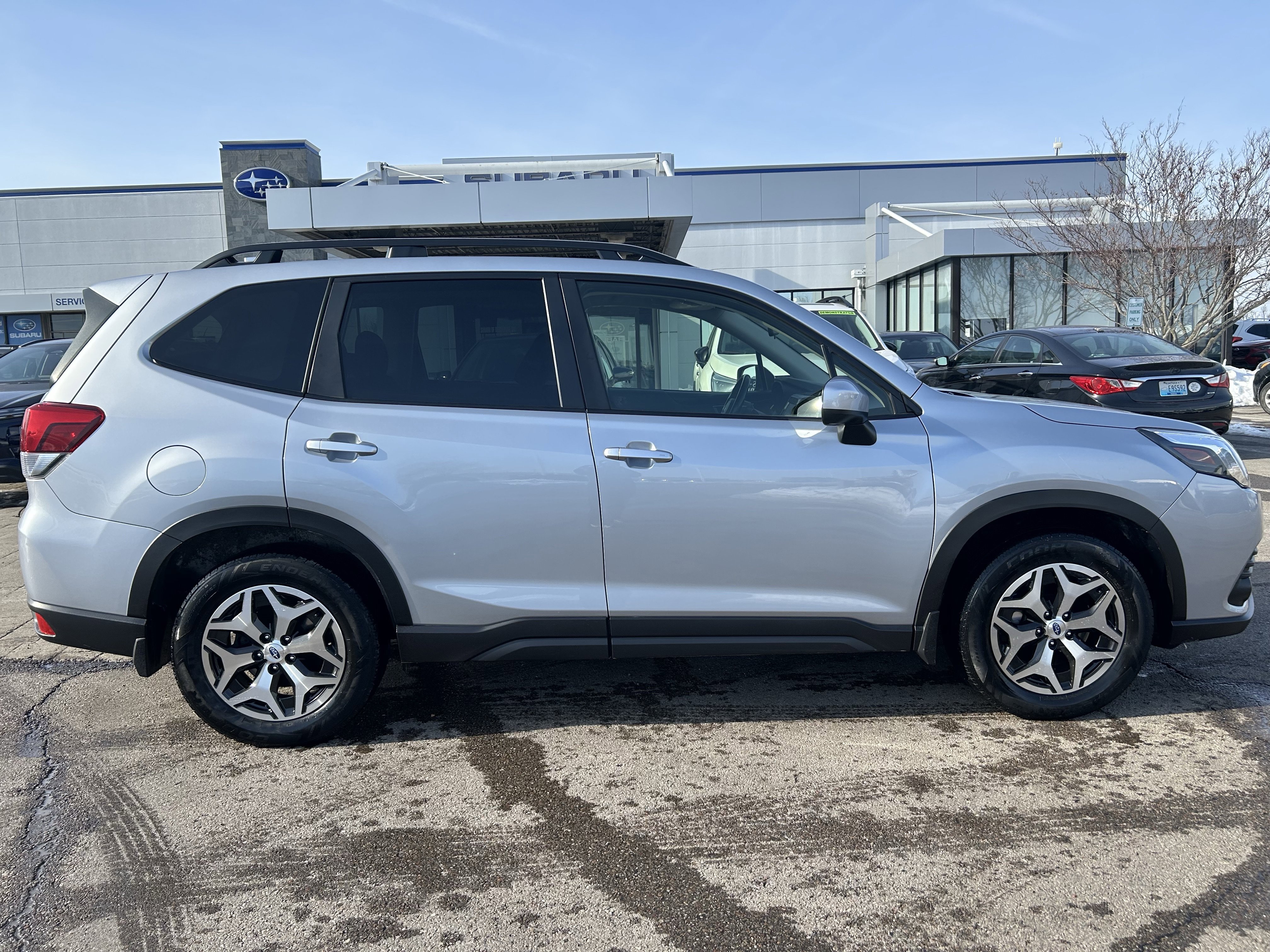 Used 2022 Subaru Forester Premium image 8