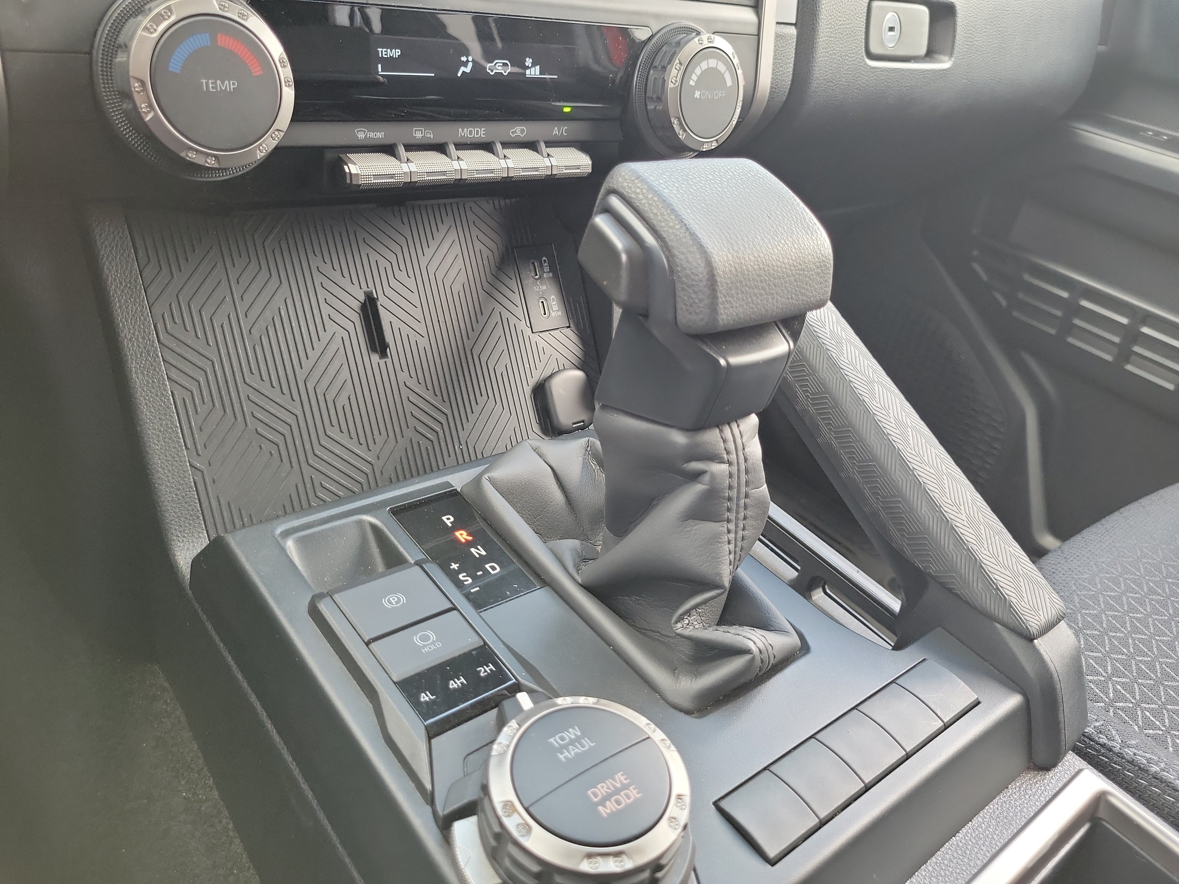 Used 2025 Toyota 4Runner SR5 AWD/4WD image 28