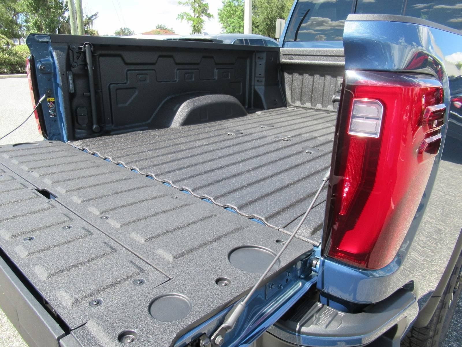 New 2026 GMC Sierra 2500 Denali w/ Denali Reserve Package AWD/4WD image 34
