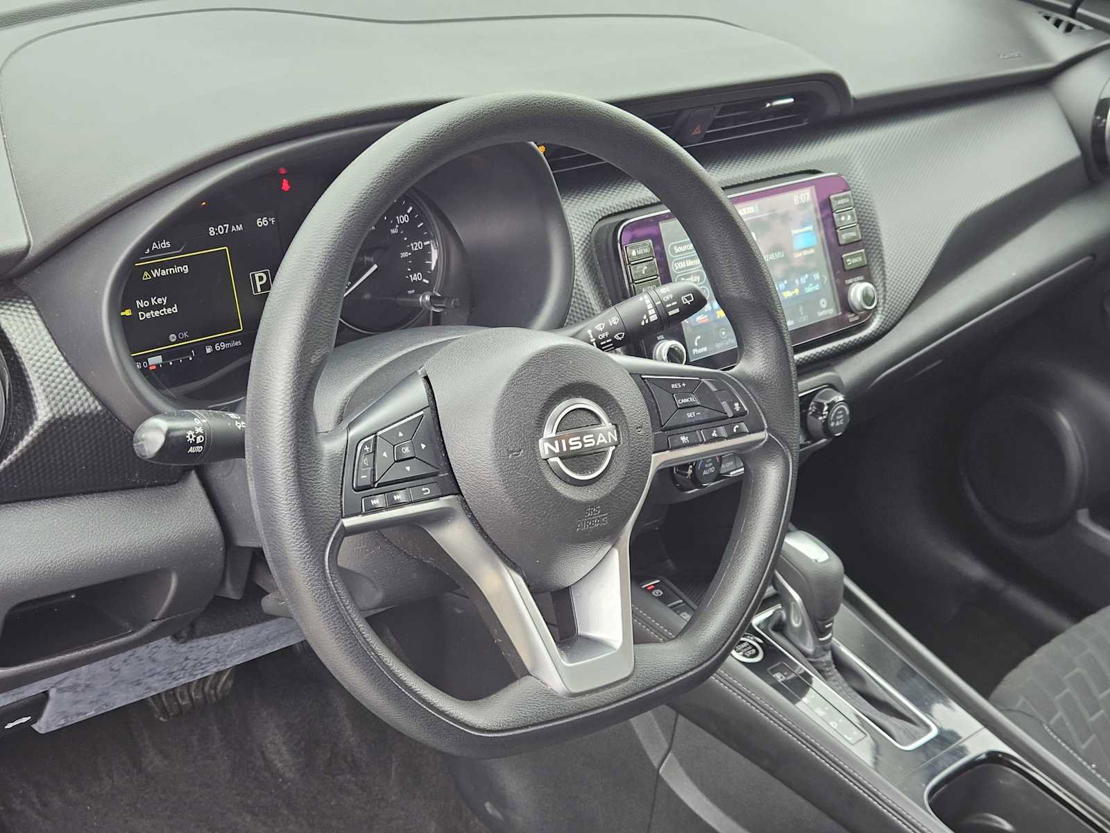 Used 2022 Nissan Kicks SV FWD image 2