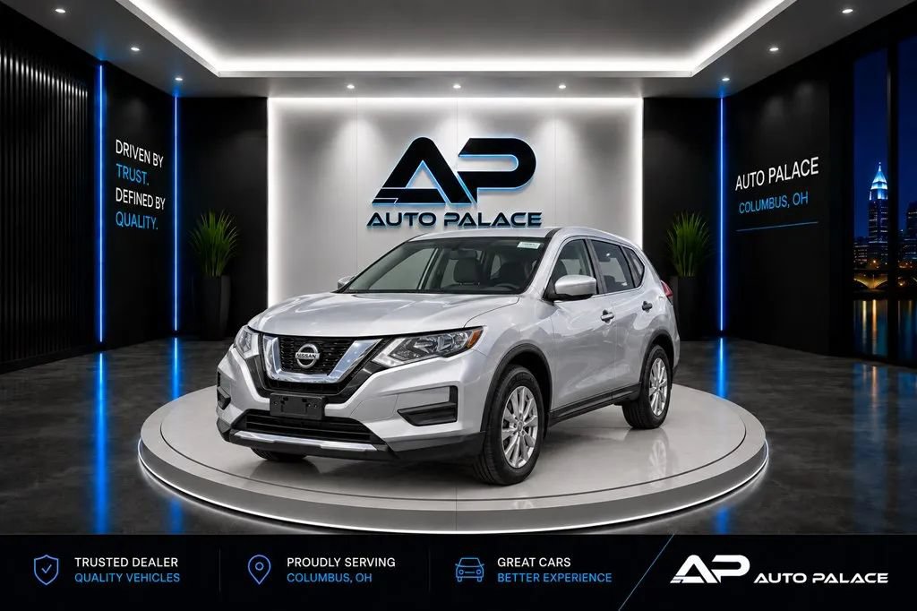 Used 2017 Nissan Rogue S AWD/4WD image 1
