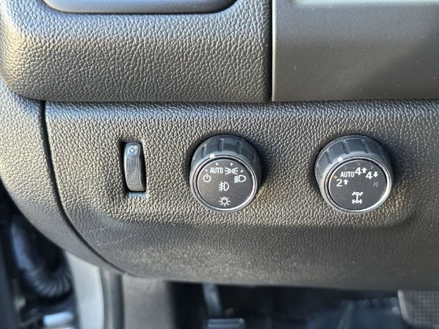 Used 2018 Chevrolet Colorado LT AWD/4WD image 17