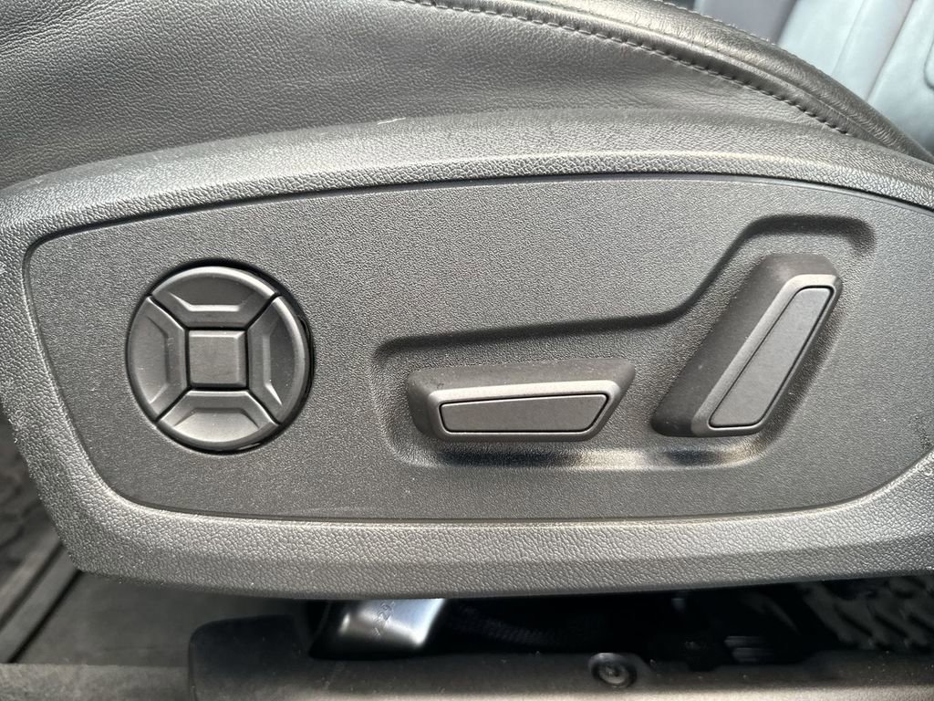 Used 2023 Audi Q3 2.0T Premium Plus image 16