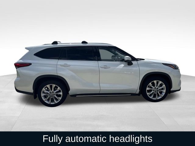 Used 2023 Toyota Highlander Limited image 12