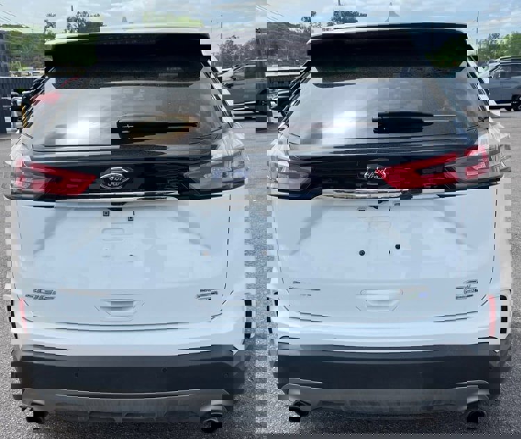 Used 2019 Ford Edge SEL w/ Equipment Group 201A image 6