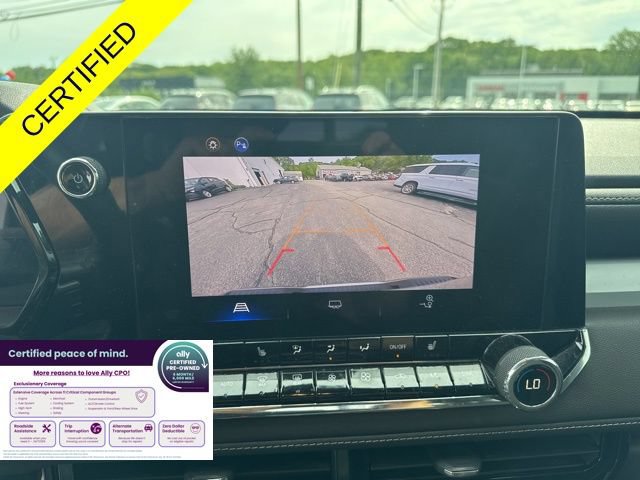 Used 2023 Chevrolet Colorado LT w/ LT Convenience Package III AWD/4WD image 2