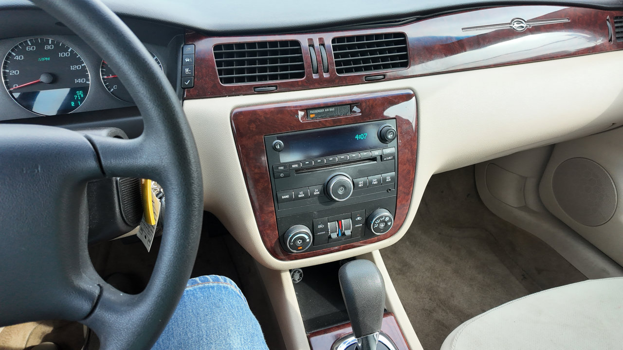 Used 2009 Chevrolet Impala LT image 11