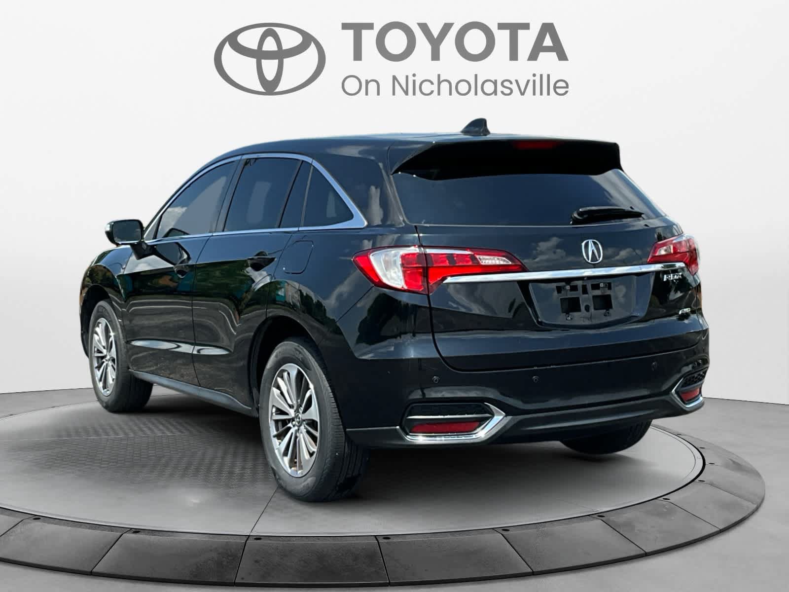 Used 2017 Acura RDX AWD w/ Advance Package image 3