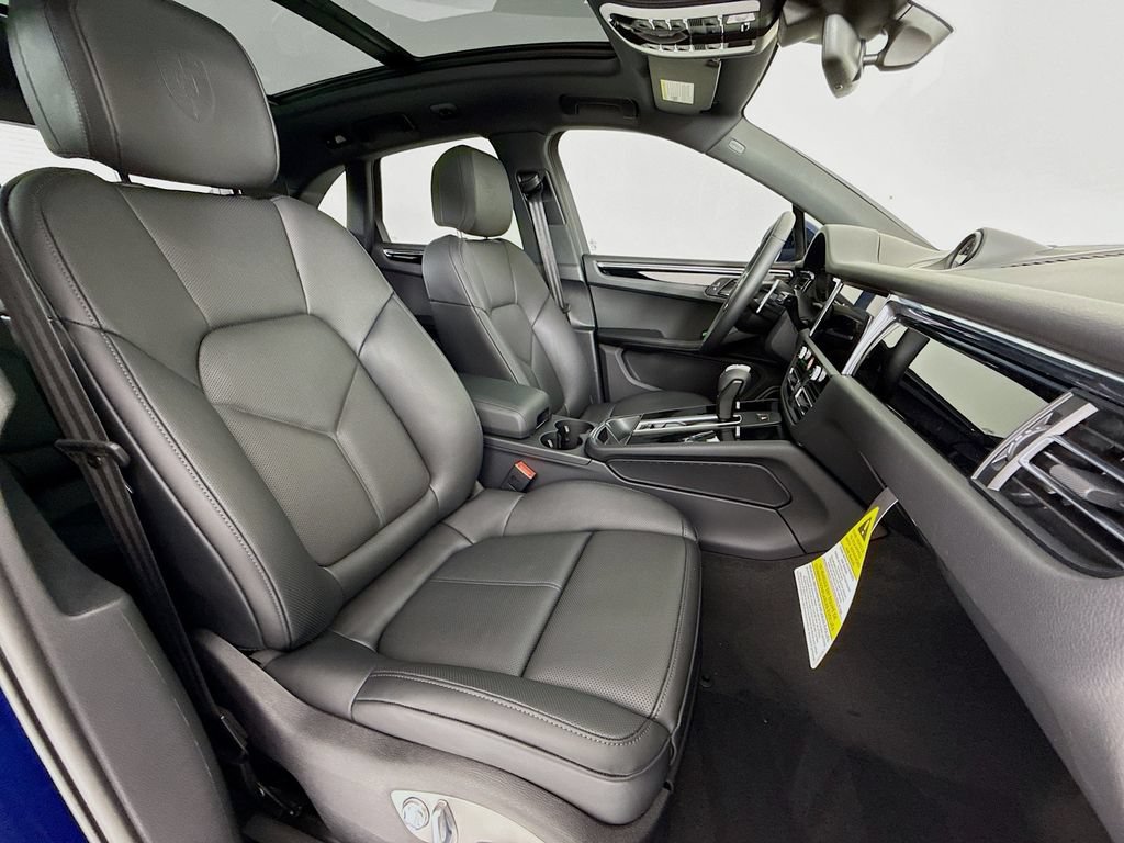 New 2026 Porsche Macan AWD/4WD image 30