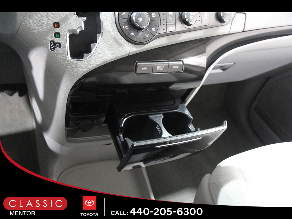 Used 2012 Toyota Sienna LE w/ Towing Pkg image 13