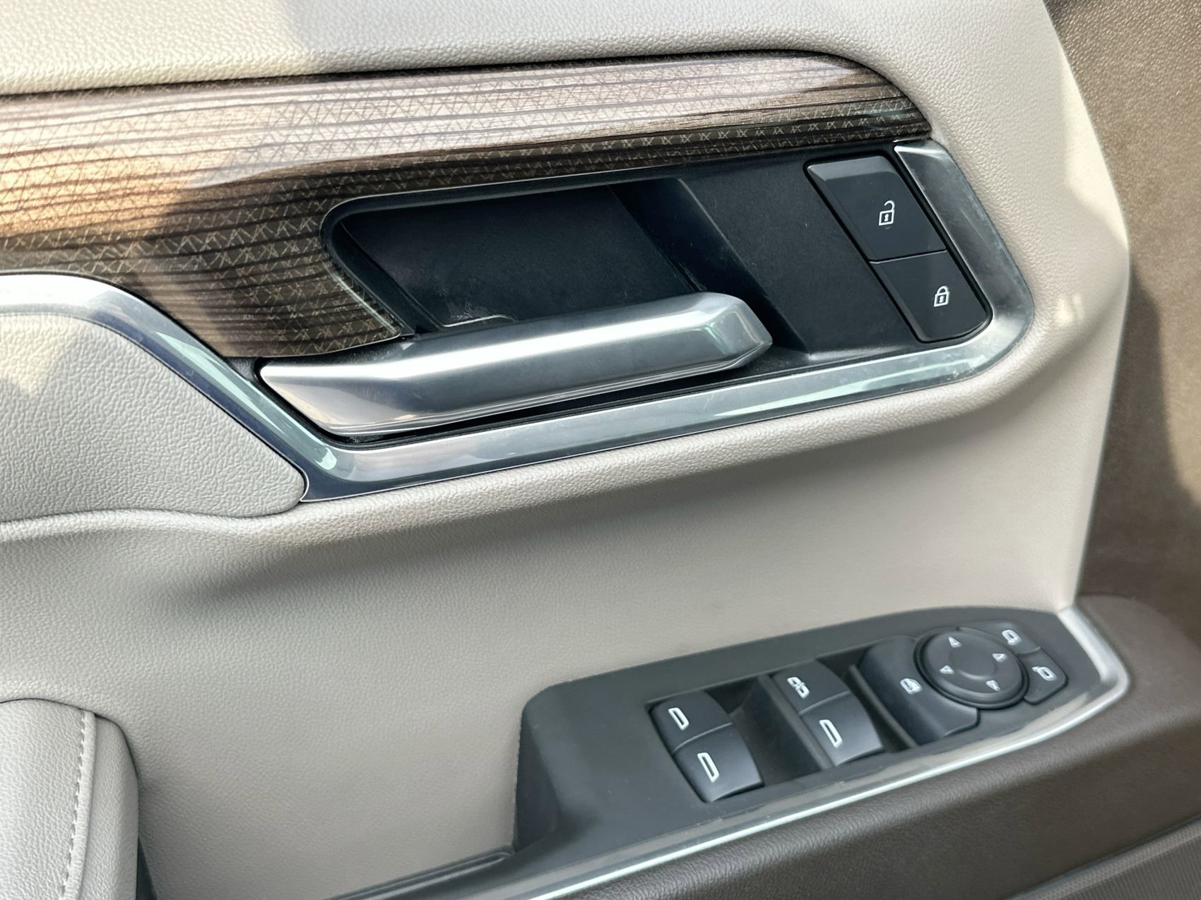Used 2025 Chevrolet Silverado 1500 RST w/ Z71 Off-Road Package AWD/4WD image 13