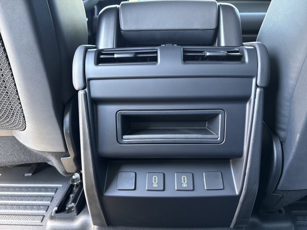 New 2026 Land Rover Defender 110 X-Dynamic SE AWD/4WD image 16
