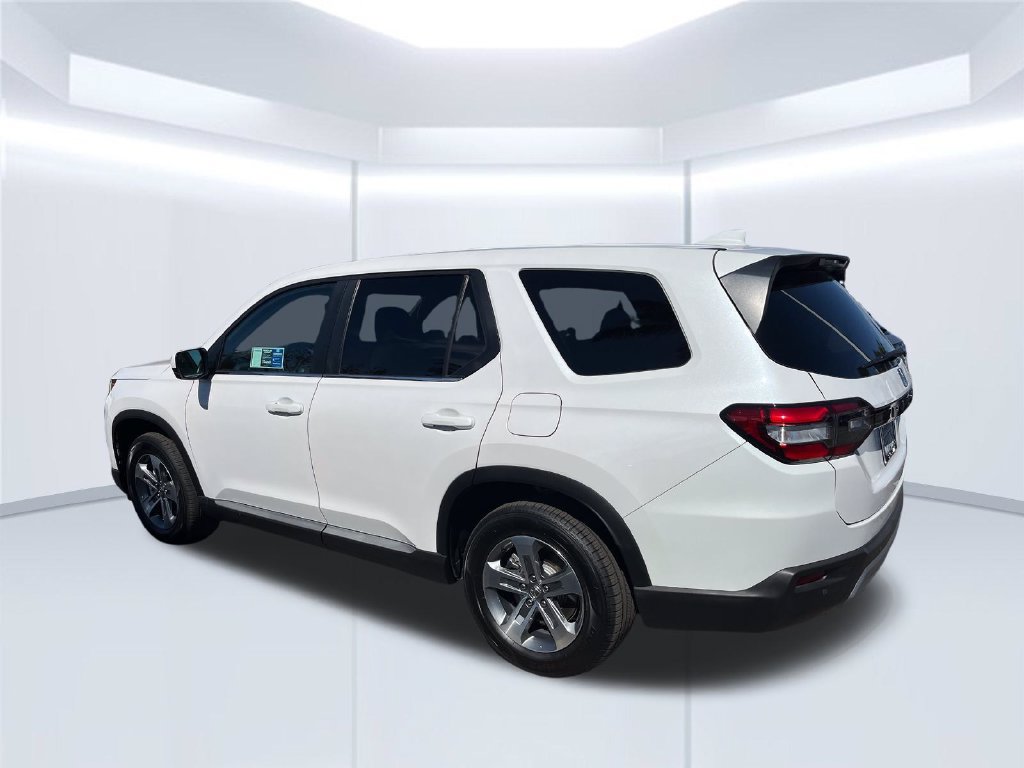 Used 2025 Honda Pilot EX-L image 3