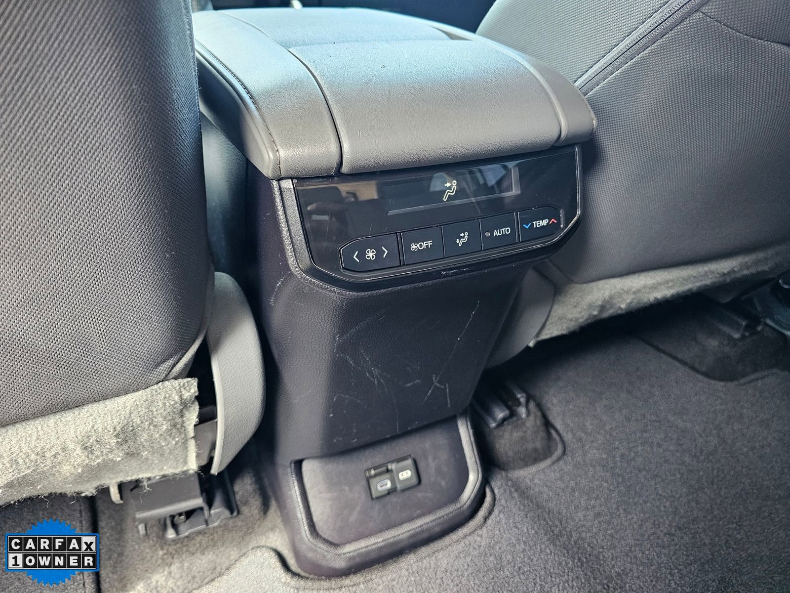Used 2023 Toyota Highlander LE AWD/4WD image 28