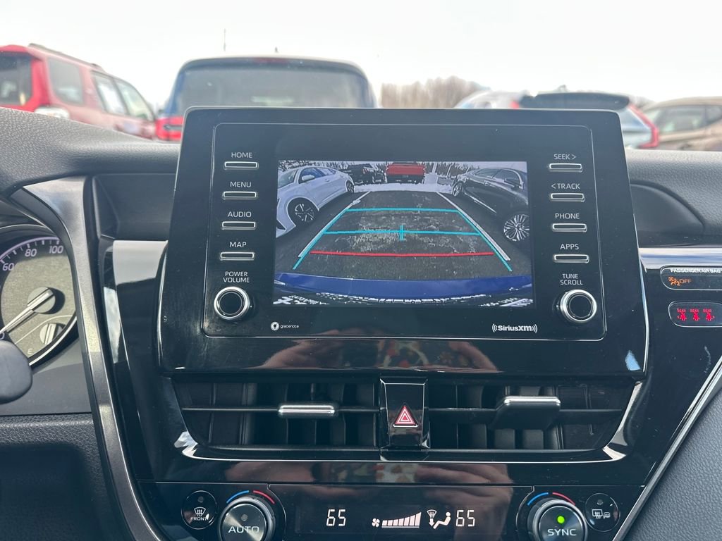 Used 2024 Toyota Camry SE image 20