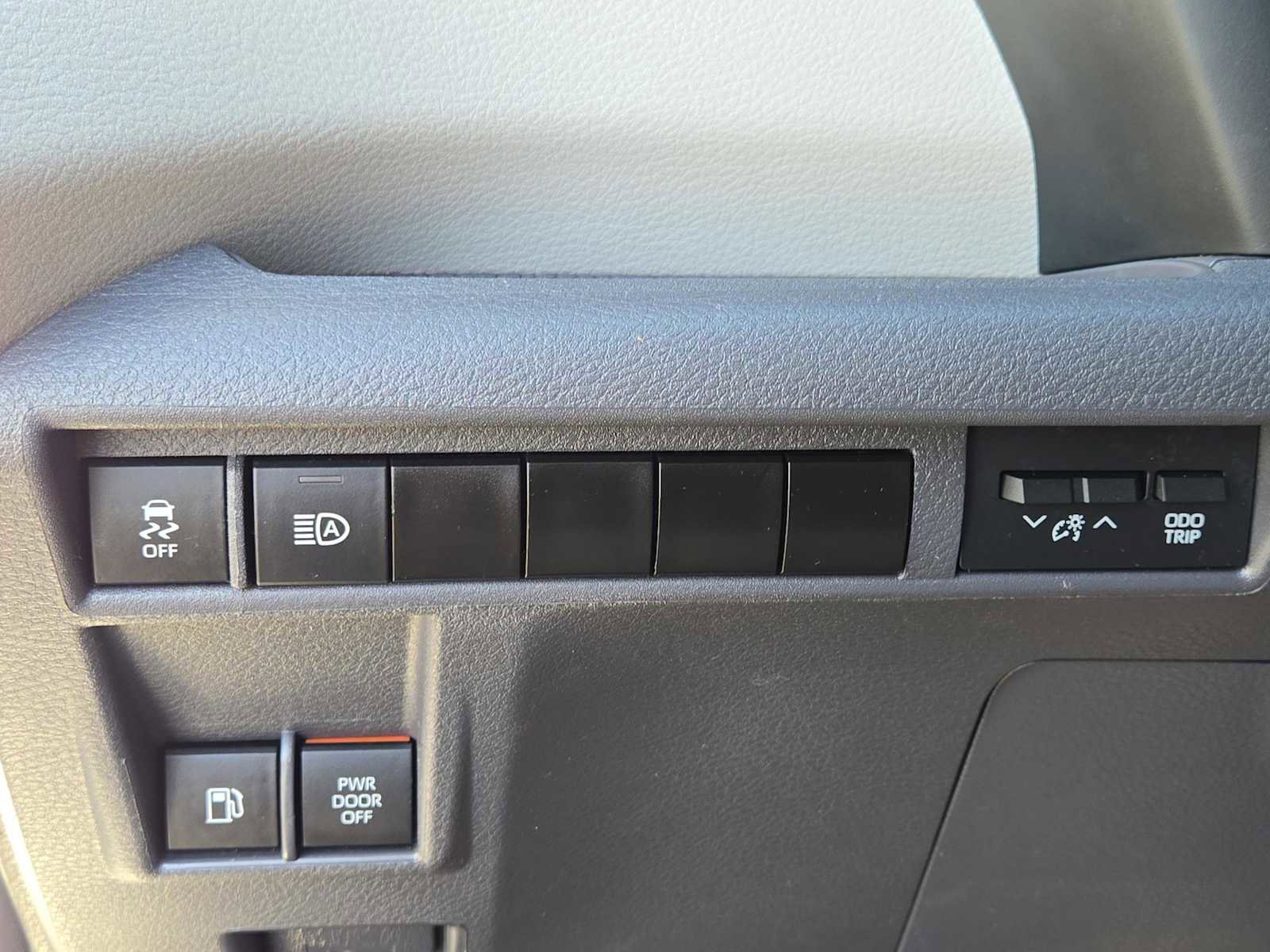 Used 2024 Toyota Sienna LE image 22