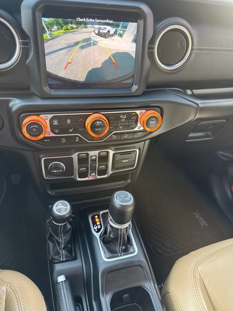 Used 2018 Jeep Wrangler Unlimited Sahara AWD/4WD image 32