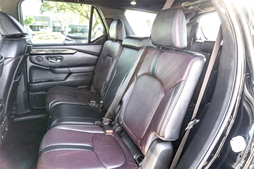Used 2025 Honda Pilot Black Edition image 27