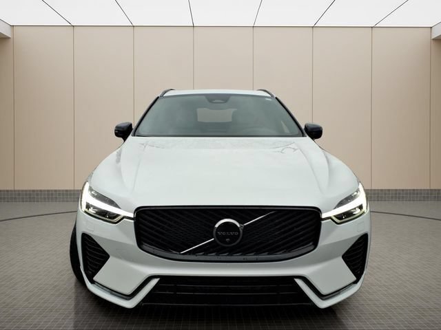 New 2026 Volvo XC60 B5 Plus w/ Protection Package Premier AWD/4WD image 4