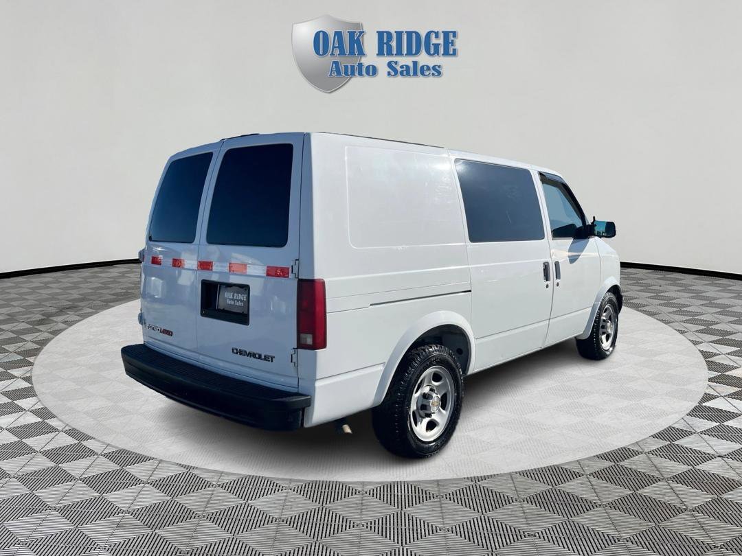 Used 2004 Chevrolet Astro AWD w/ Convenience Package image 5