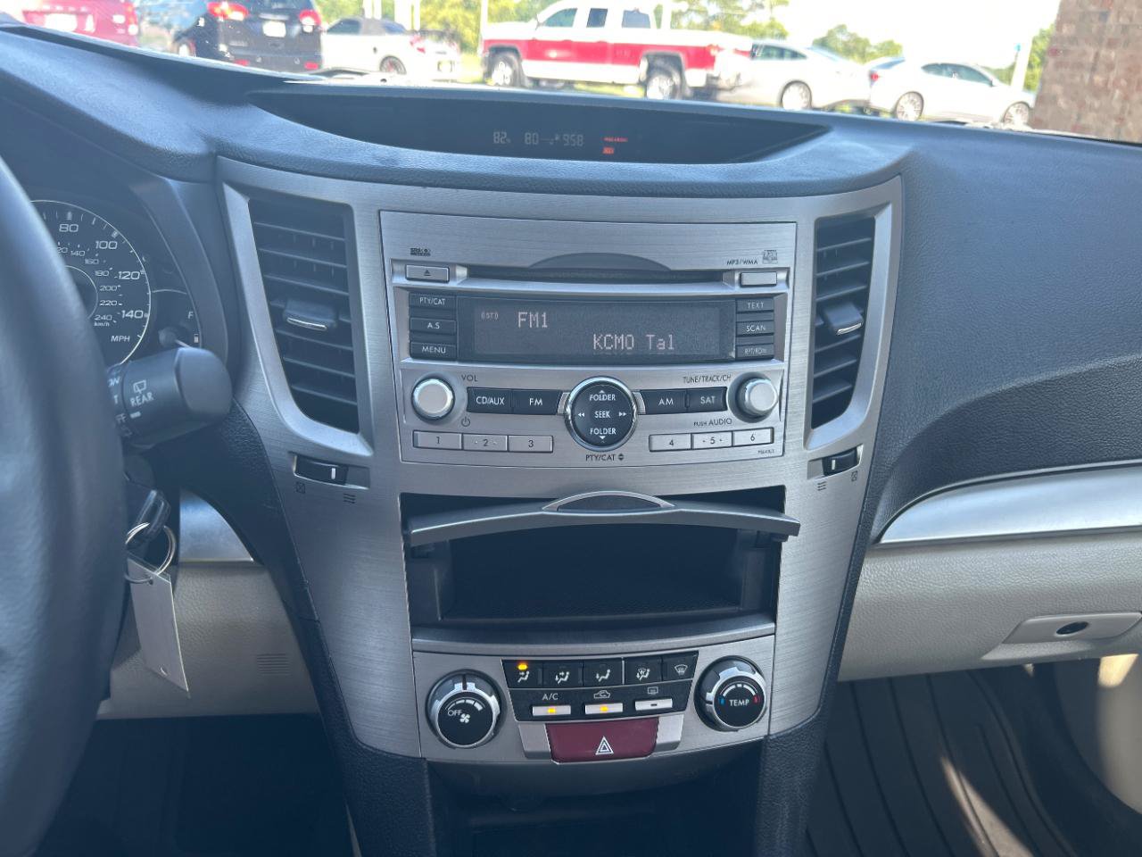 Used 2011 Subaru Outback 2.5i Premium AWD/4WD image 13