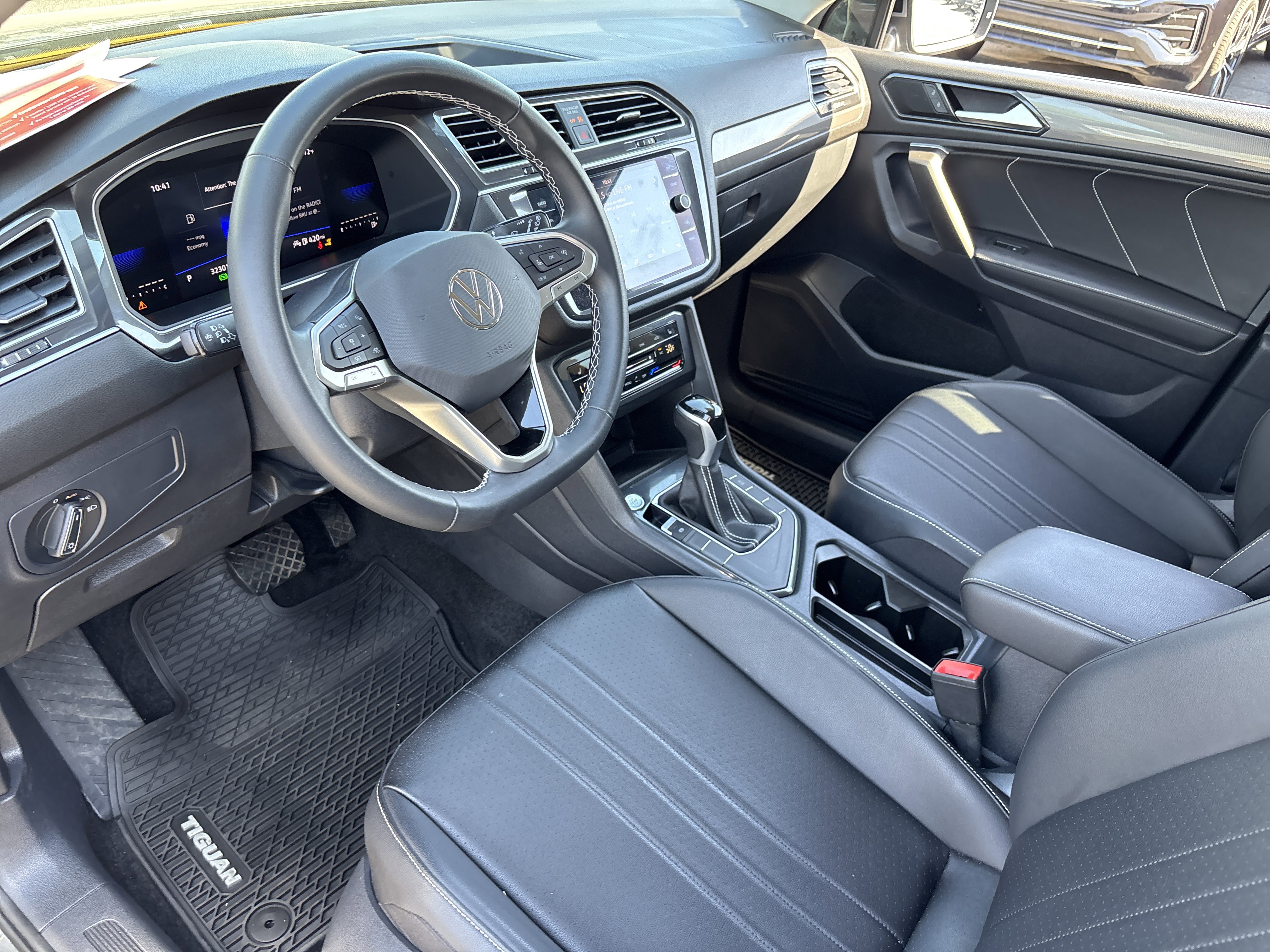 Certified 2023 Volkswagen Tiguan SE FWD image 17